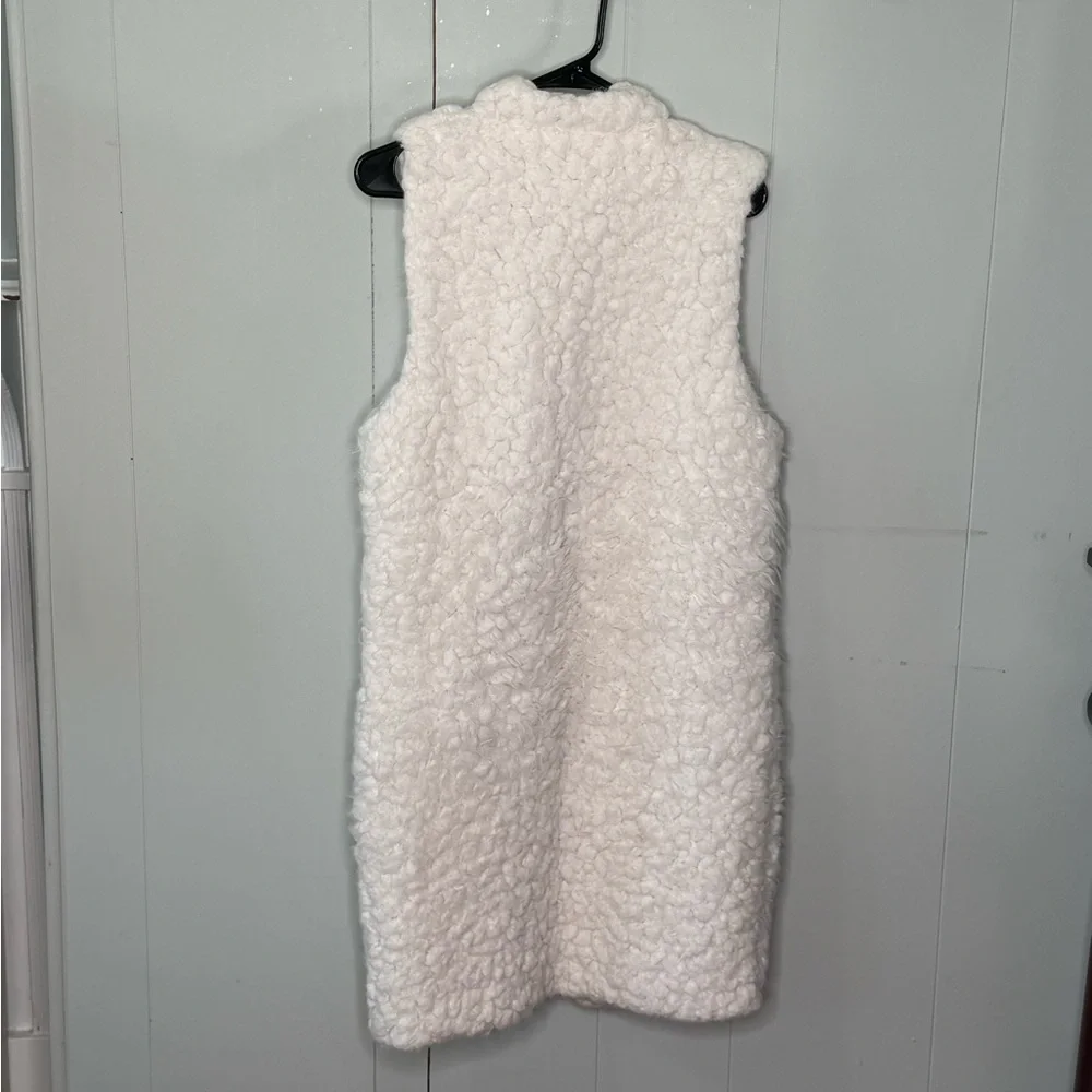 Ashley By 26 International Women's Cream Sherpa Vest - Picture 4 of 4